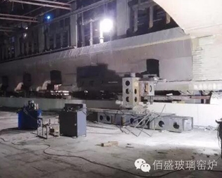 中玻蓝星(临沂)650t/d浮法二线完成池壁在线水平切割